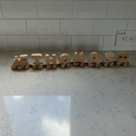 THOMAS Wooden Train Magnetic letters - Picture 7 of 11